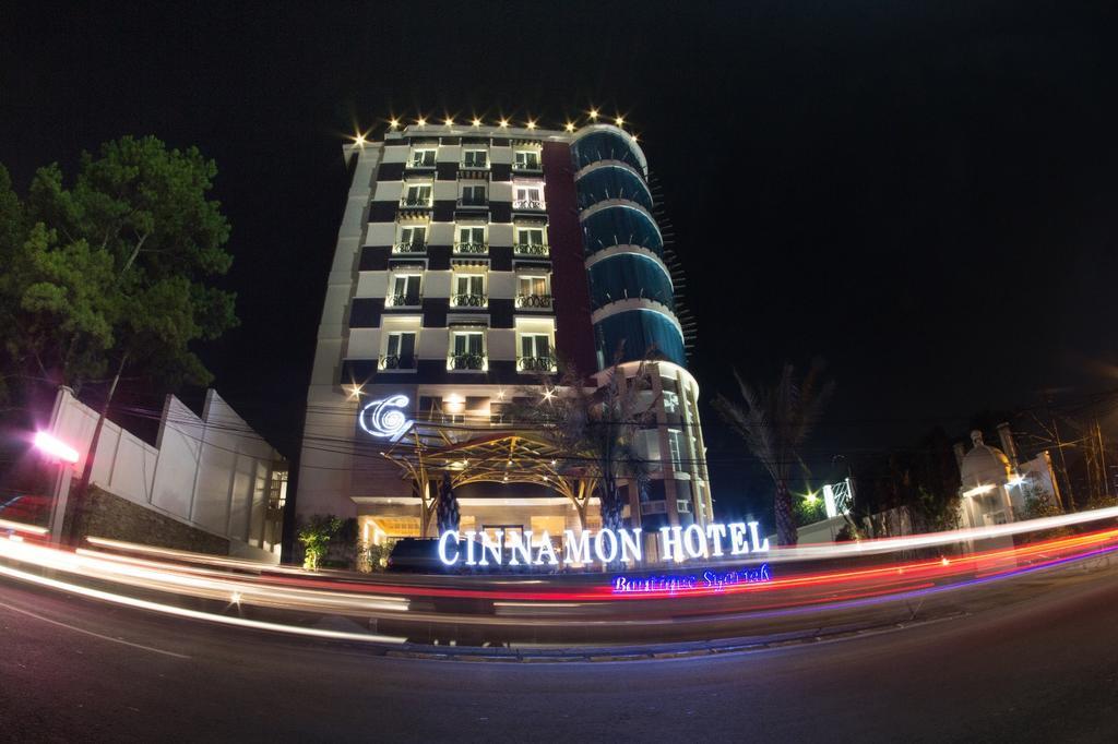 Cinnamon Hotel Boutique Syariah Tutugan Exterior photo