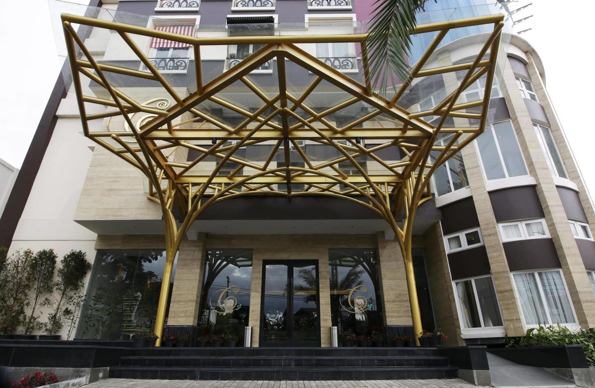 Cinnamon Hotel Boutique Syariah Tutugan Exterior photo