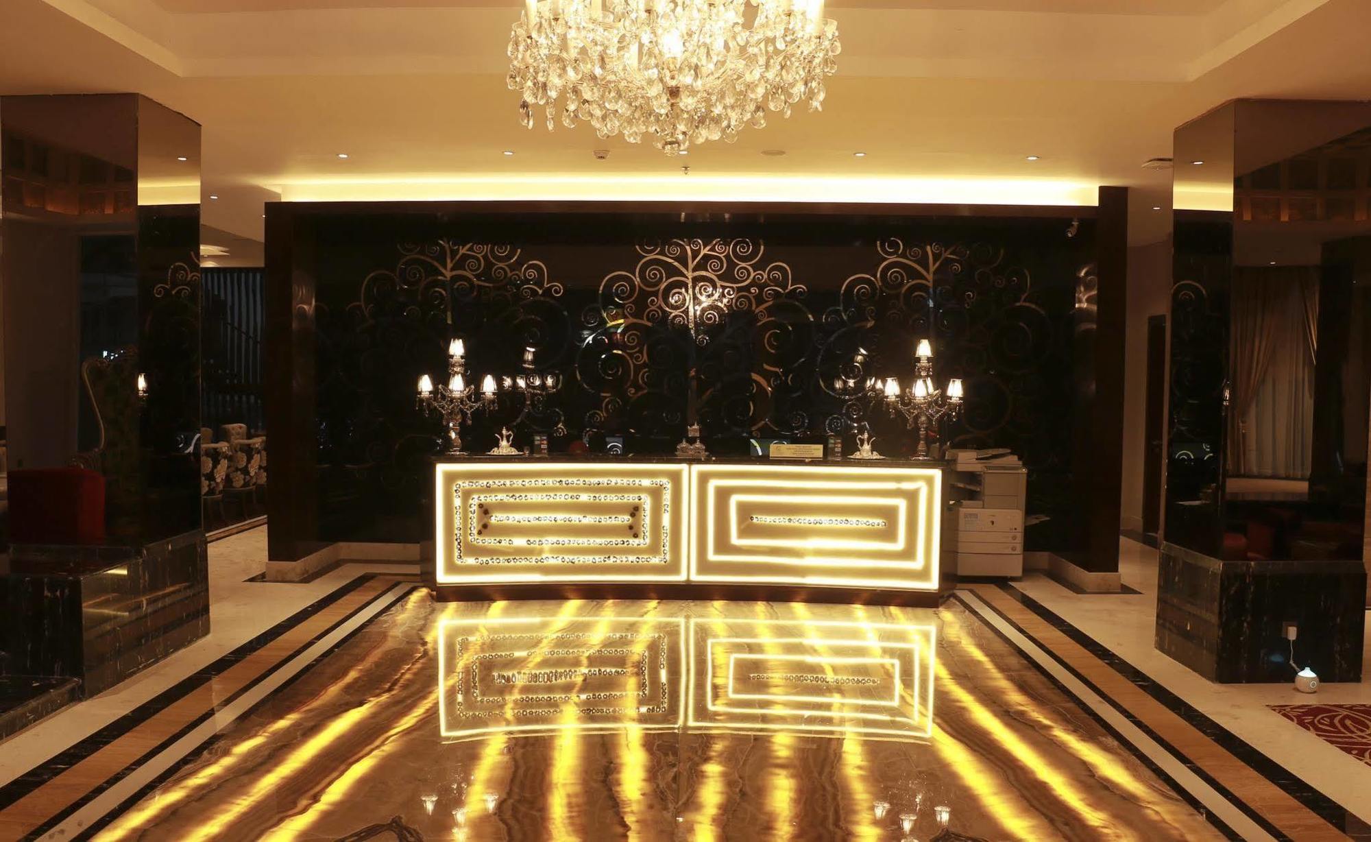 Cinnamon Hotel Boutique Syariah Tutugan Exterior photo