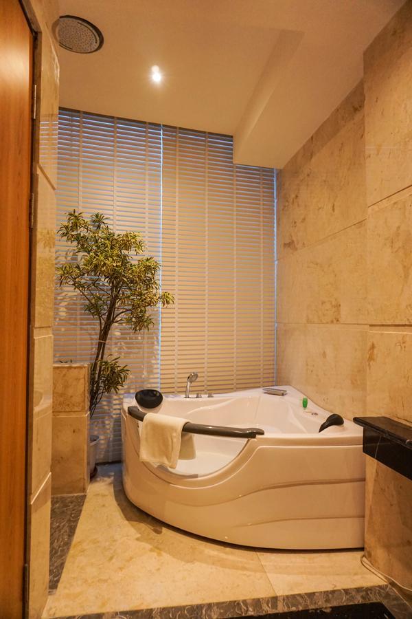 Cinnamon Hotel Boutique Syariah Tutugan Exterior photo